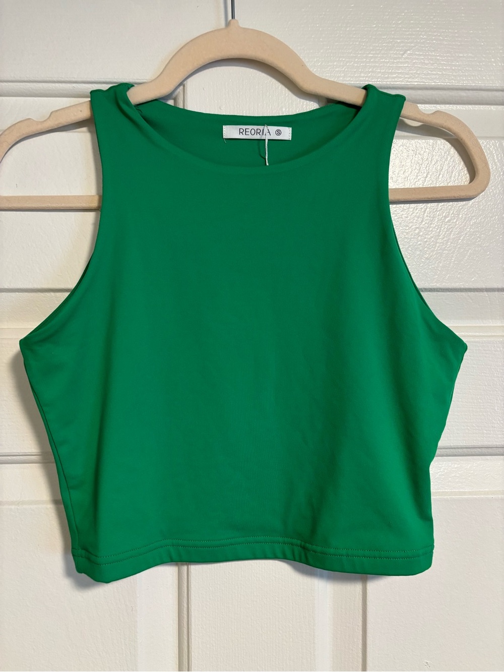 NWOT ReoRia Bright Green Sleeveless Crop Tank